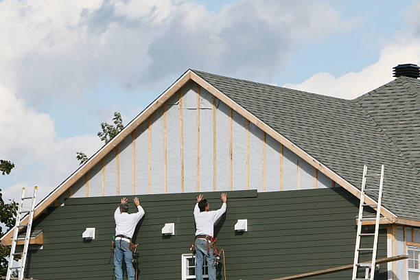 Professional Emergency Siding Repair technician working in Laurens, SC